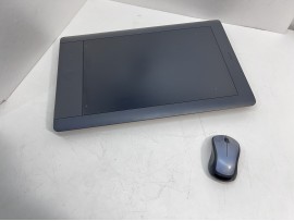 WACOM Intuos5 Touch PTH850 Large Pen Tablet 12.80" x 8" Active Area клас А