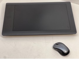 WACOM Intuos5 Touch PTH850 Large Pen Tablet 12.80" x 8" Active Area клас А