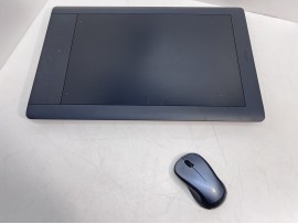 WACOM Intuos5 Touch PTH850 Large Pen Tablet 12.80" x 8" Active Area клас А