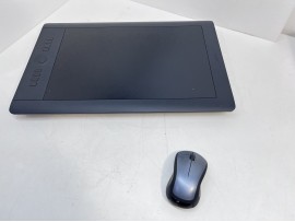 WACOM PTH-851 Intuos Pro Professional Pen - Touch Tablet (Black- Large) 12.80" x 8" Active Area клас А