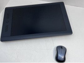 WACOM PTH-851 Intuos Pro Professional Pen - Touch Tablet (Black- Large) 12.80" x 8" Active Area клас А