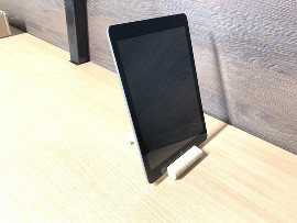 Таблет Apple iPad (5th generation) 32GB- А (изглежда хубаво)