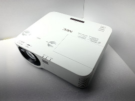 Проектор NEC P502H- DLP- 235часа - клас А
