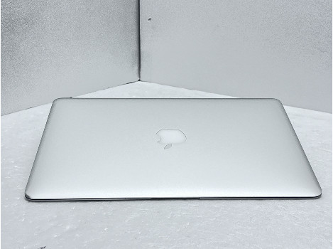 Apple MacBookAir7.2 	A1466 (EMC 2925) 2015г 13.3" i5-5250U 8GB 120GB клас А