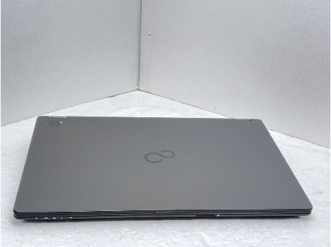 Fujitsu LIFEBOOK U758 15.6" i5-8250U 16GB 260GB клас А