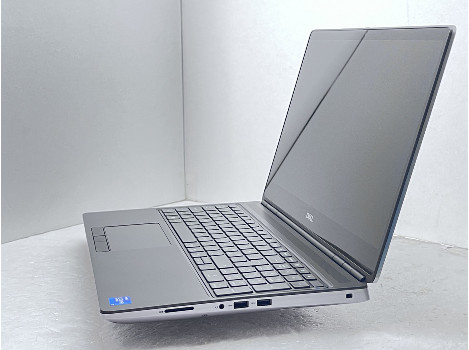 Dell Precision 7560 15.6" touch i7-11850H 32GB 1020GB клас А