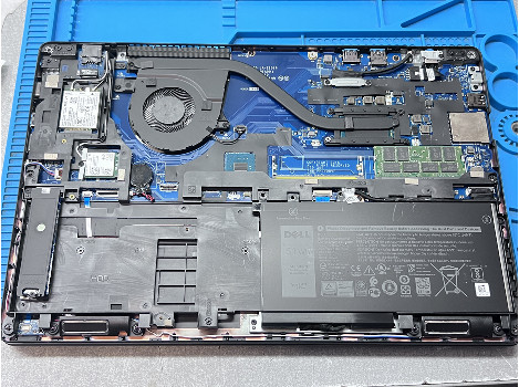 Dell Latitude 5580 15.6" i7-7820HQ 16GB 510GB клас А
