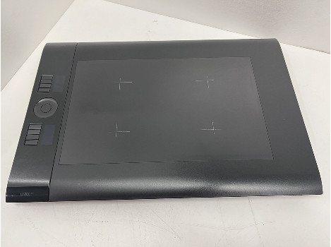 WACOM PTK-840 Intuos4 Digital Tablet (Large) 12.80" x 8" Active Area клас А