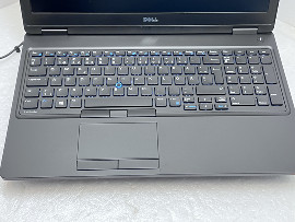Лаптоп Dell Latitude 5580 15.6" i7-7820HQ 16GB 510GB клас Б